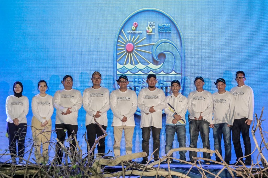 BERSINERGI: Pimpinan SKK Migas Jabanusa, HCML dan Pemkab Sumenep menghadiri pagelaran Fetival Pesisir tahun 2024. (Moralika/Dok. HCML)