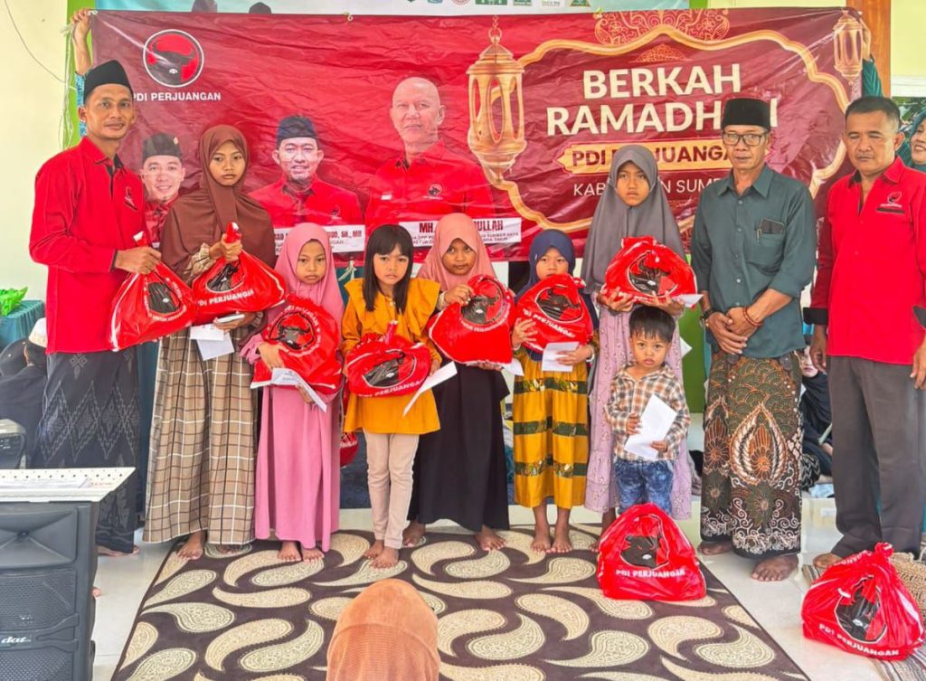 Warga Arjasa Terima Paket Sembako MH Said Abdullah 